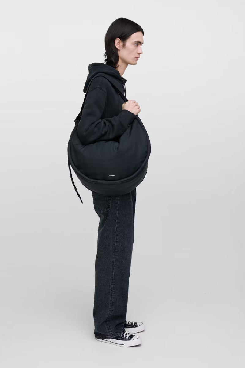 Sandqvist Curve Half Moon bag - Black