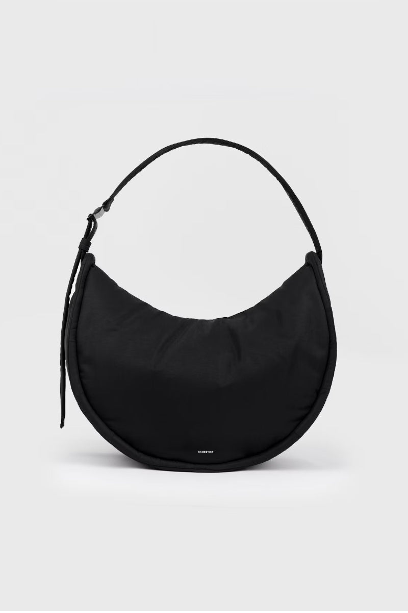 Sandqvist Curve Half Moon bag - Black