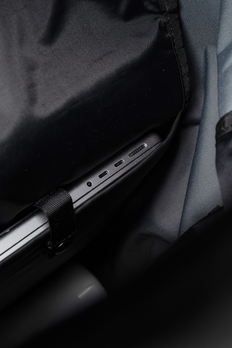 Sandqvist Stream Rolltop Backpack L - multi dark