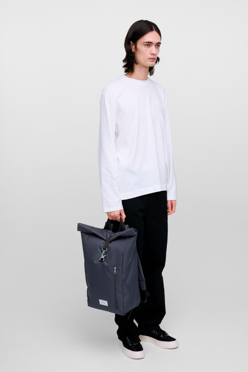 Sandqvist Ground Rolltop Backpack L - asphalt with black webbing