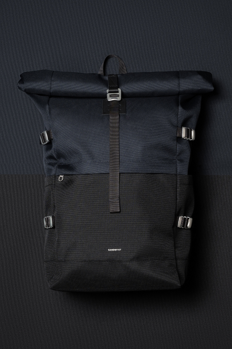 Sandqvist Icon Rolltop Backpack L - multi black / navy with black leather