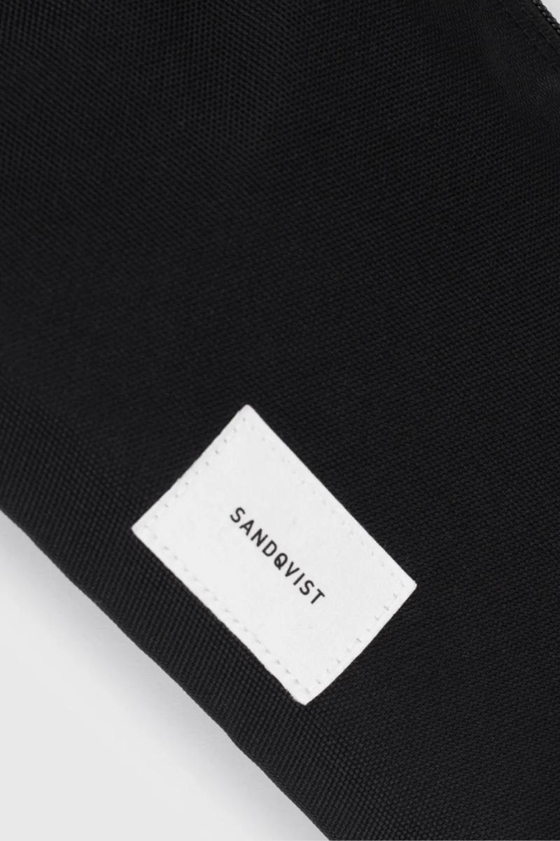 Sandqvist musta olkalaukku