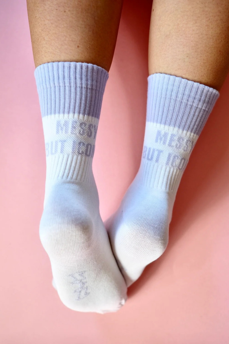 Sidoste luomupuuvillasukat - Messy but iconic