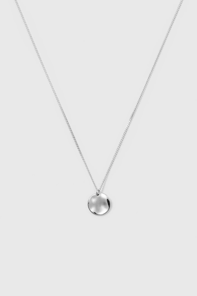 Syster P Minimalistica hammered necklace - silver