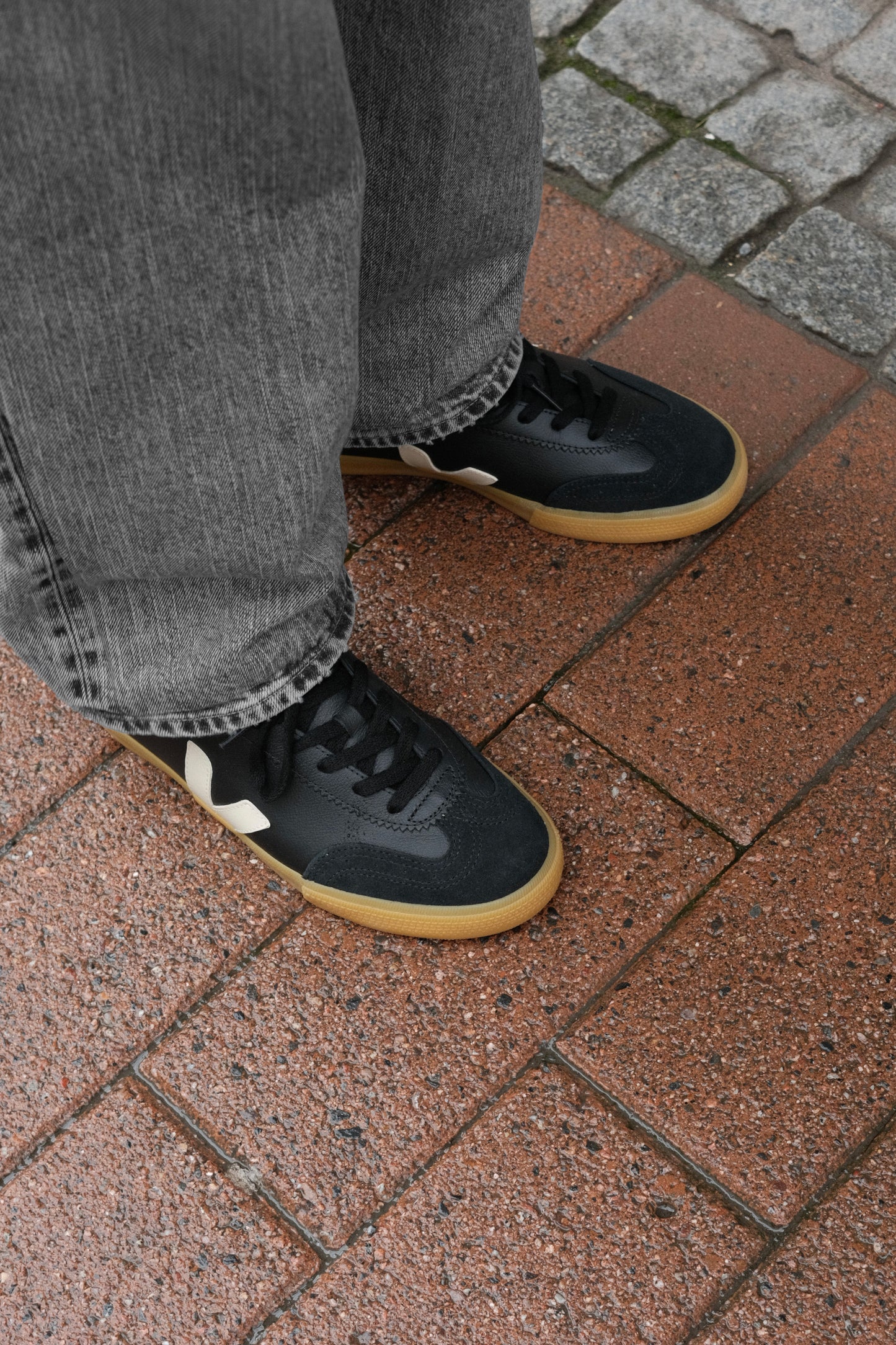 Veja Volley OT Leather - black/pierre