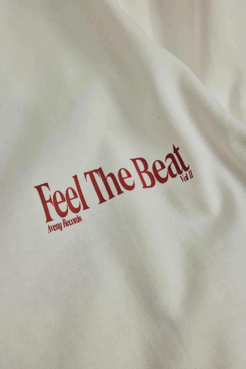 AVENY Berkeley Tee Feel The Beat - Almost White
