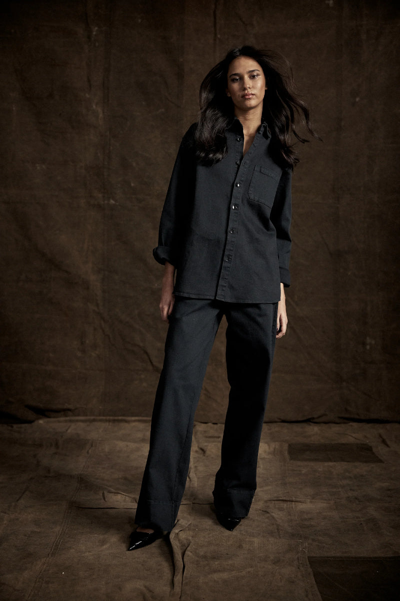 AVENY Hooper Shirt Washed Twill - Black Washed Out Effect