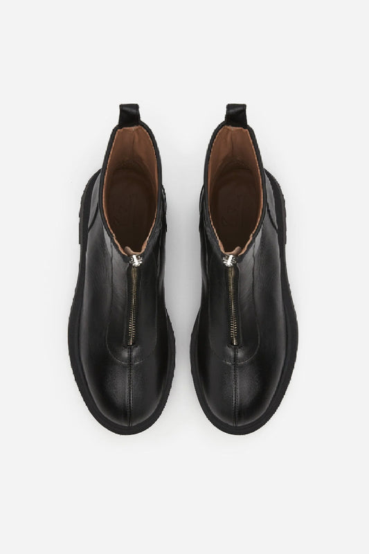 Flattered Alma - Black Leather
