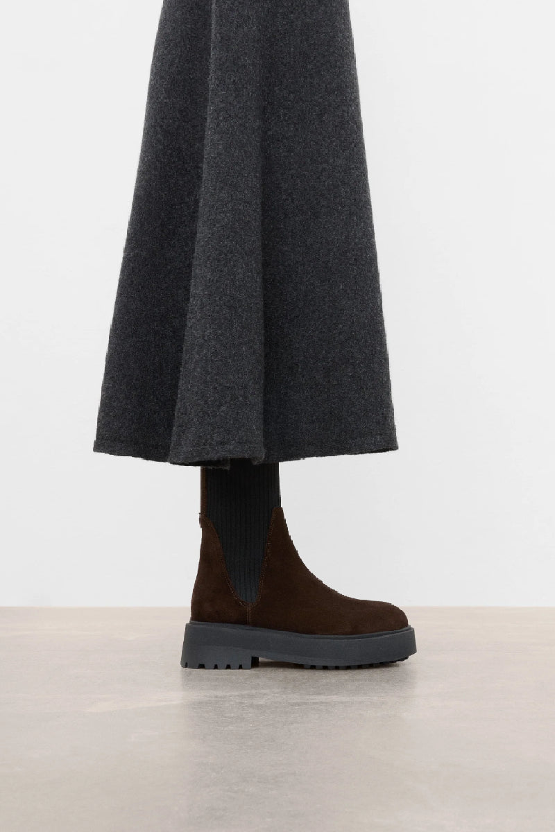 Flattered Aurora - Suede Chocolate