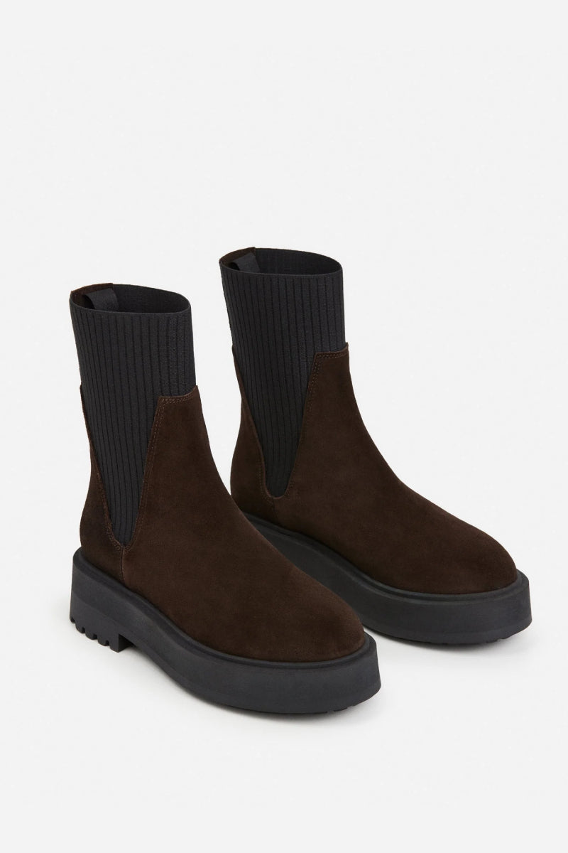 Flattered Aurora - Suede Chocolate