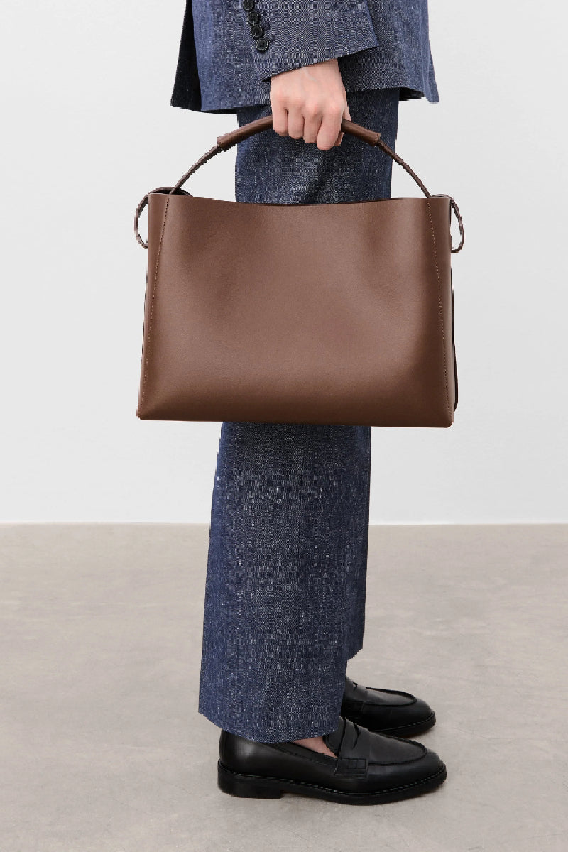 Flattered Hedda Grande - Chocolate Leather