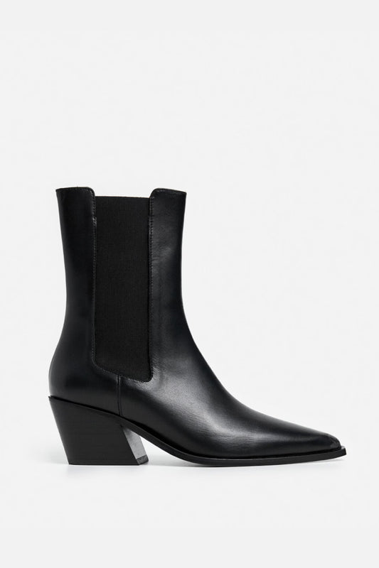 Flattered Sandra leather - black