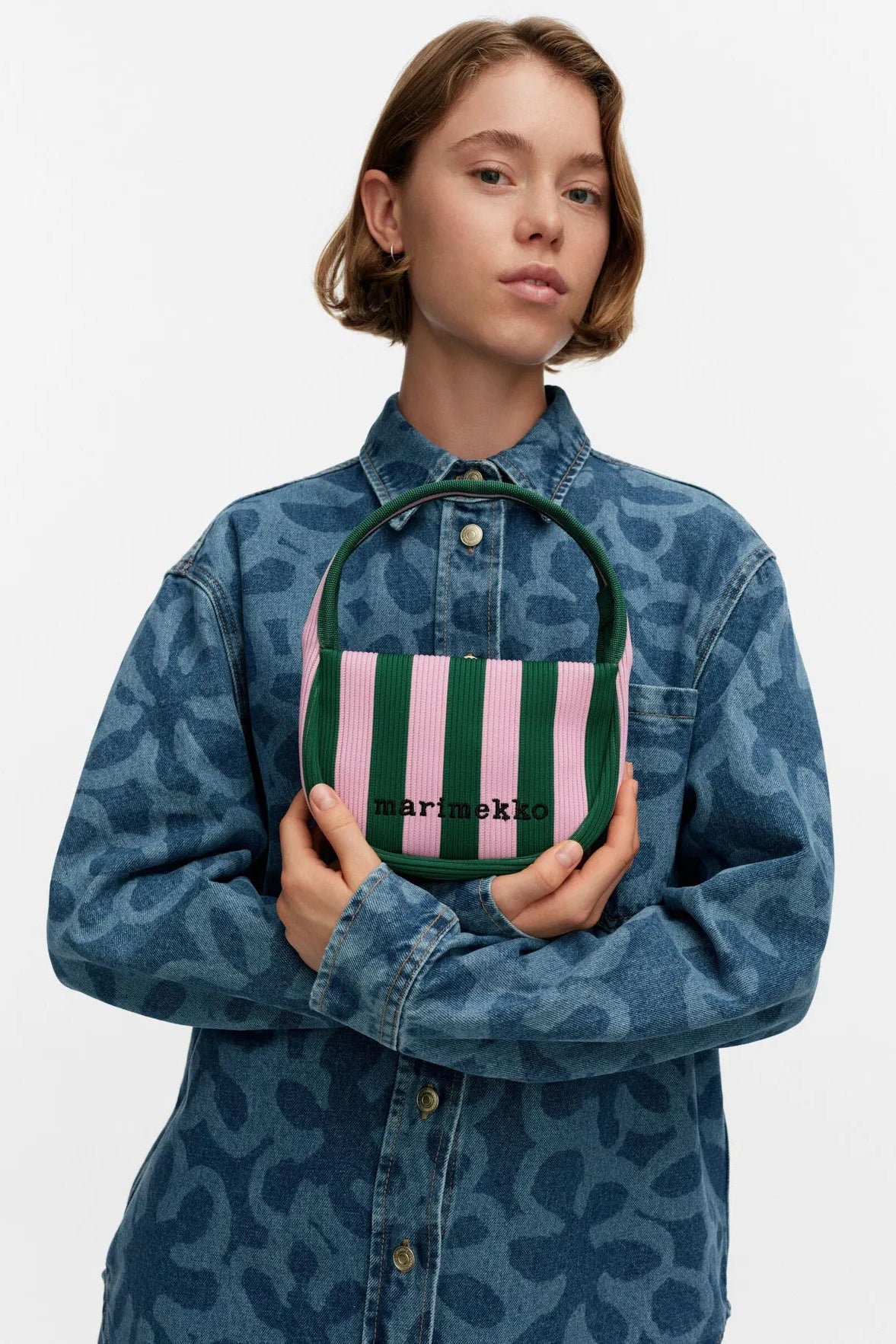 Marimekko Knitted Mini Handbag Merirosvo olkalaukku - vihreä / vaaleanpunainen