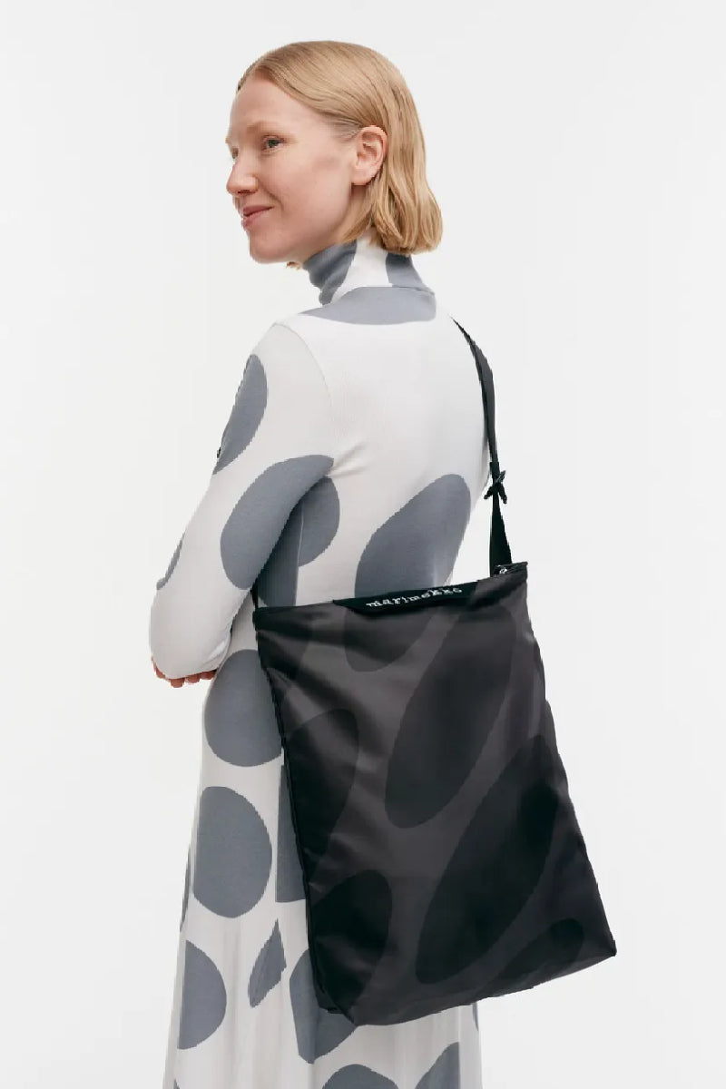 Marimekko Neat Crossbody Linssi Medium - musta / tummanharmaa