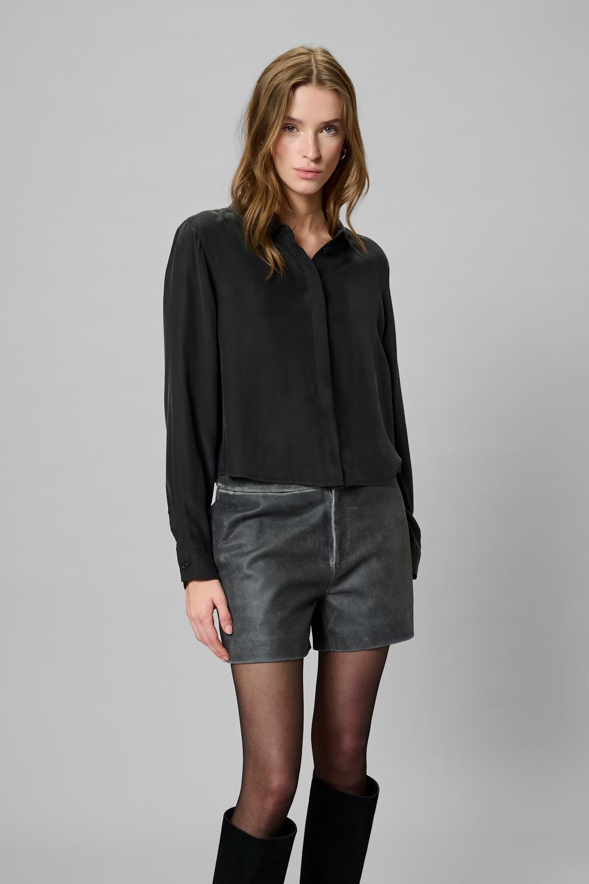 My Essential Wardrobe MWSilk Short shirt - black