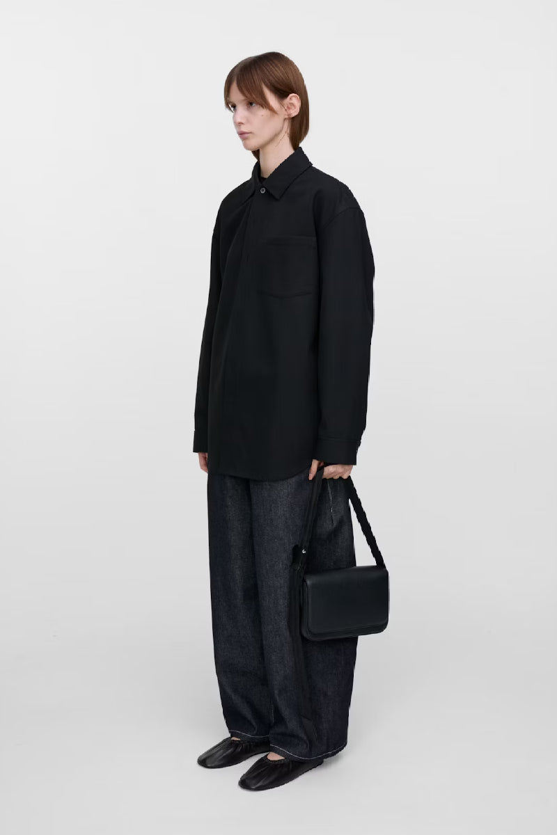 Sandqvist Agile Leather Plain Crossbody - black