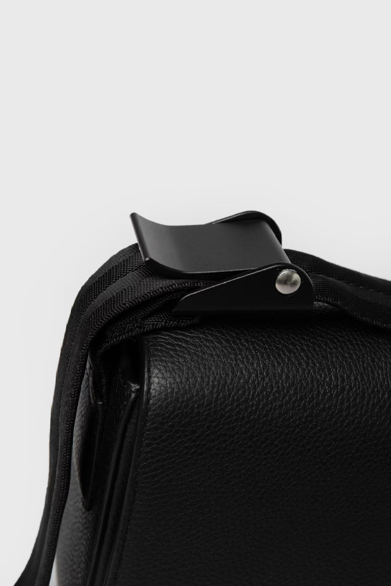 Sandqvist Agile Leather Plain Crossbody - black