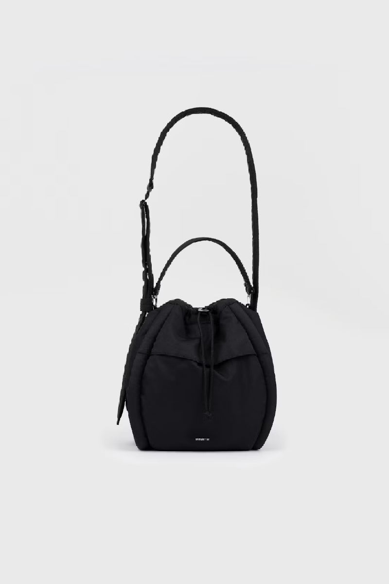 Sandqvist Curve Bucket Bag - black