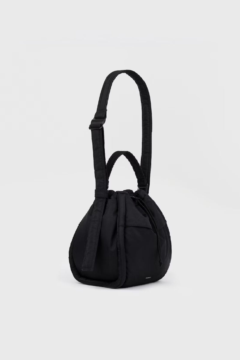Sandqvist Curve Bucket Bag - black