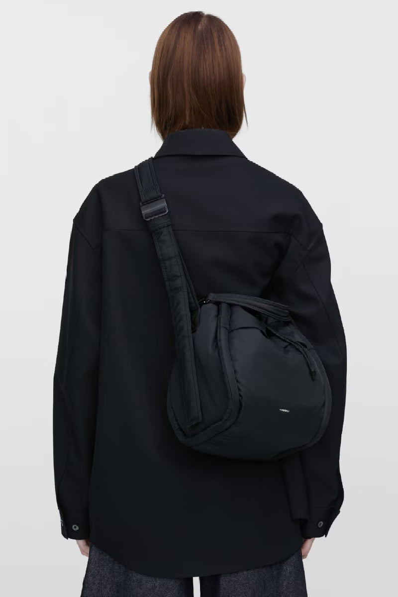 Sandqvist Curve Bucket Bag - black