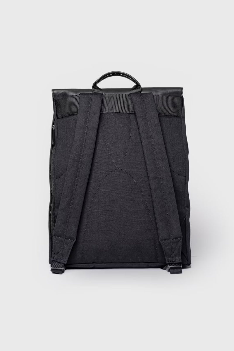 Sandqvist Everyday Lid backpack L - black with black leather