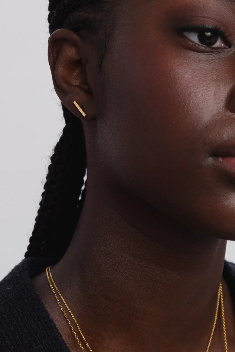 Syster P Strict Bar Earrings - gold