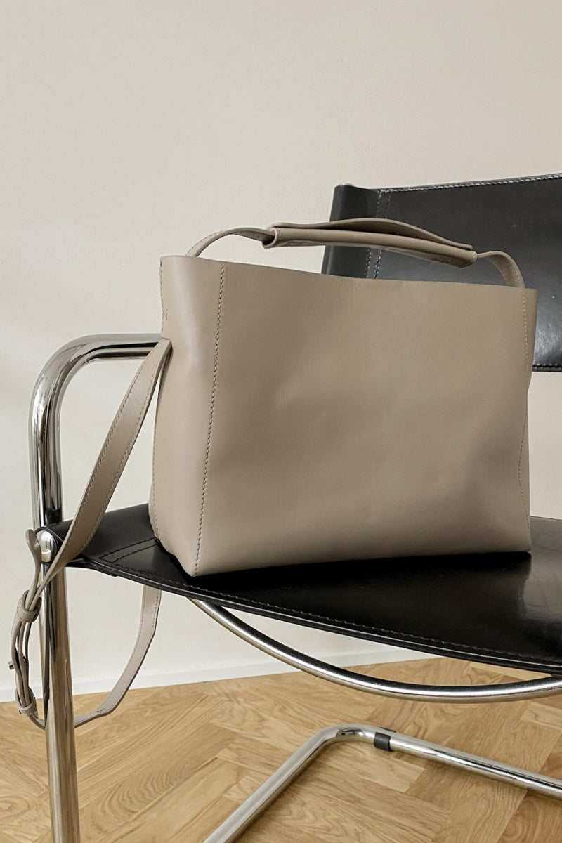 Flattered Hedda handbag leather - taupe